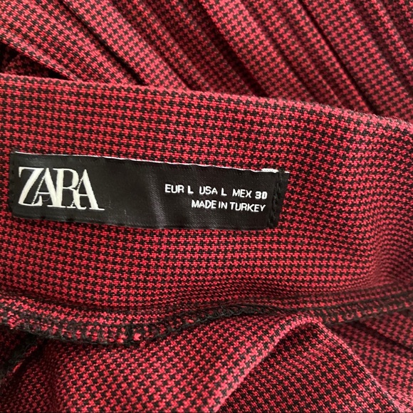NEW Zara Red & Black High Waisted Pleated Shorts - Picture 8 of 9